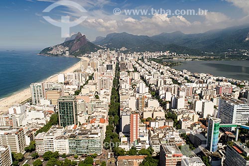  Picture taken with drone of the Ipanema neighborhood with the Morro Dois Irmaos (Two Brothers Mountain) and Rock of Gavea in the background  - Rio de Janeiro city - Rio de Janeiro state (RJ) - Brazil