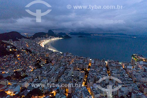  Picture taken with drone of the Copacabana neighborhood with the Sugarloaf in the background  - Rio de Janeiro city - Rio de Janeiro state (RJ) - Brazil