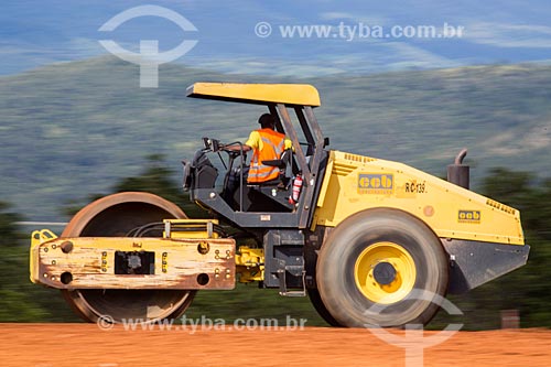  Detail of road roller during the earthmoving to duplication of the Jayme Camara Highway (GO-070) near to Goias city  - Goias city - Goias state (GO) - Brazil