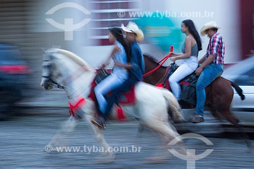  Couples riding a horse - Pirenopolis city historic center  - Pirenopolis city - Goias state (GO) - Brazil