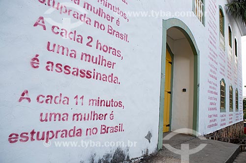  Phrases written repeatedly on the facade of the Rizzo Institute - part of the campaign Less Label, More Respect against sexual harassment and feminicide idealized by prosecutors of the Goias state  - Goiania city - Goias state (GO) - Brazil