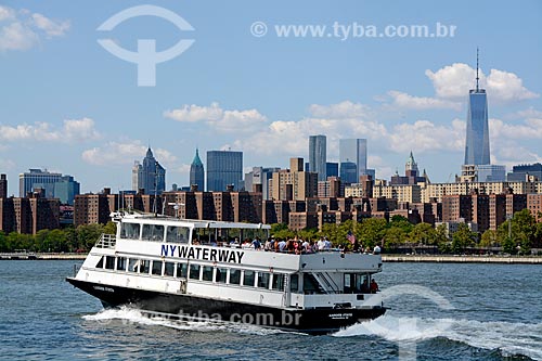  Catamaran sailing - East River with the WTC 1 to the right  - New York city - New York - United States of America