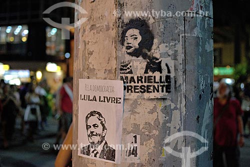  Sticker and graffiti against the arrest of former president Luiz Inacio Lula da Silva - Cinelandia Square  - Rio de Janeiro city - Rio de Janeiro state (RJ) - Brazil
