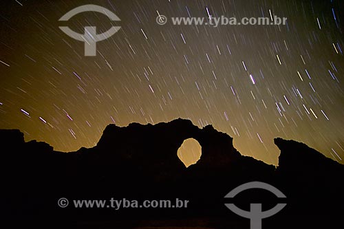  View of the Pedra Furada (Pierced Rock) - Serra da Capivara National Park - at night  - Coronel Jose Dias city - Piaui state (PI) - Brazil