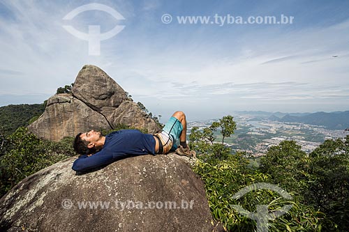 Young lying - Bico do Papagaio Mountain - Tijuca National Park  - Rio de Janeiro city - Rio de Janeiro state (RJ) - Brazil