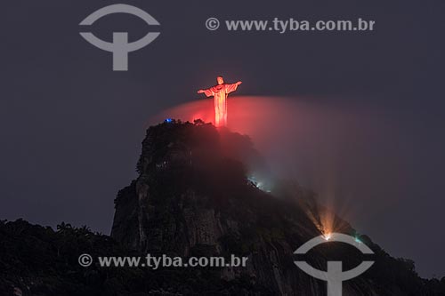  Christ the Redeemer (1931) Monument with special lighting - red  - Rio de Janeiro city - Rio de Janeiro state (RJ) - Brazil