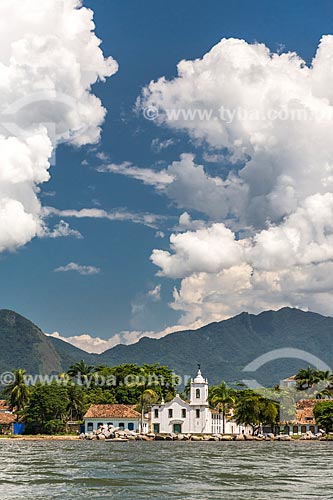  General view of the Paraty Bay with the Our Lady of Sorrows Church (1820) in the background  - Paraty city - Rio de Janeiro state (RJ) - Brazil