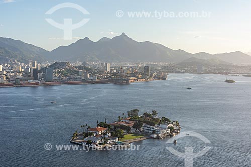  Aerial photo of the Enxadas Island - current headquarters of Admiral Wandenkolk Instruction Center (CIAW) - with the Rio de Janeiro Port in the background  - Rio de Janeiro city - Rio de Janeiro state (RJ) - Brazil