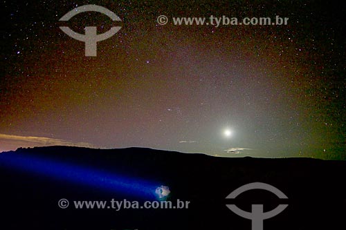  Light beam - complex of the Pedra Furada (Pierced Rock) - Serra da Capivara National Park  - Coronel Jose Dias city - Piaui state (PI) - Brazil