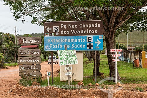  Information plaques of inns and tourist attractions - Vila de Sao Jorge district  - Alto Paraiso de Goias city - Goias state (GO) - Brazil