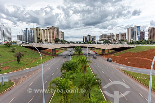  Traffic - avenue of Brasilia city center  - Brasilia city - Distrito Federal (Federal District) (DF) - Brazil