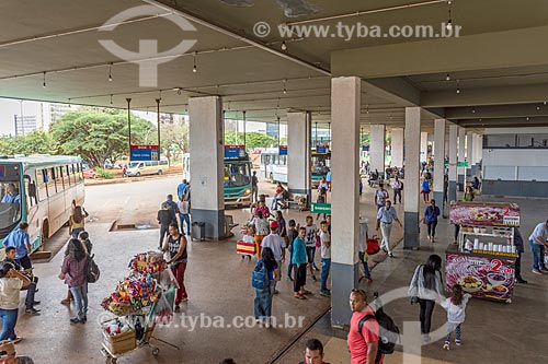  Passengers - Brasilia Bus plataform  - Brasilia city - Distrito Federal (Federal District) (DF) - Brazil