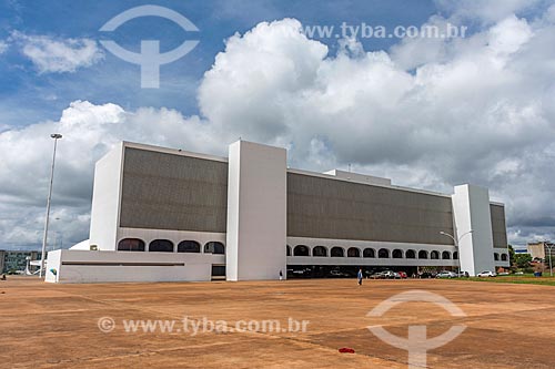  Facade of the Leonel de Moura Brizola National Library (2006) - part of the Joao Herculino Cultural Complex of the Republic  - Brasilia city - Distrito Federal (Federal District) (DF) - Brazil