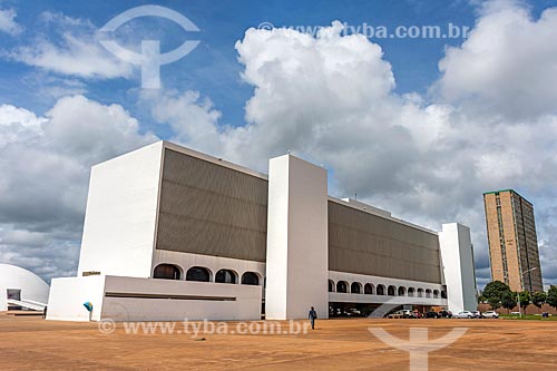  Facade of the Leonel de Moura Brizola National Library (2006) - part of the Joao Herculino Cultural Complex of the Republic  - Brasilia city - Distrito Federal (Federal District) (DF) - Brazil