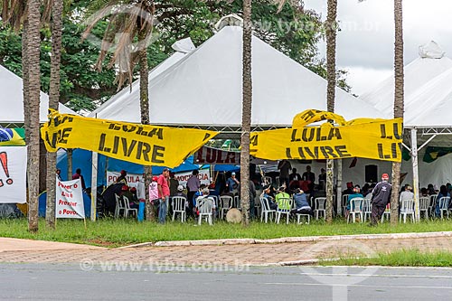  Camp against the arrest of former president Luiz Inacio Lula da Silva - Brasilia city center  - Brasilia city - Distrito Federal (Federal District) (DF) - Brazil