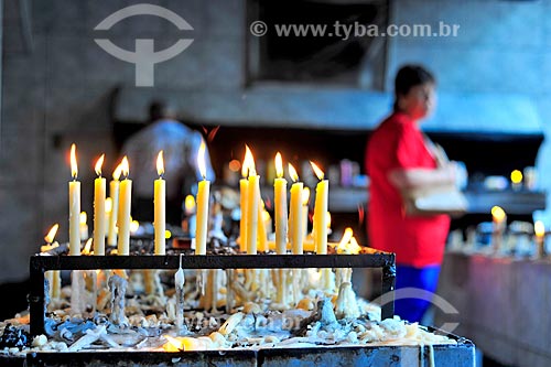  Detail of lighted candles - Our Lady of Rosary and Saint Benedict of the Black Men Church (1737)  - Rio de Janeiro city - Rio de Janeiro state (RJ) - Brazil