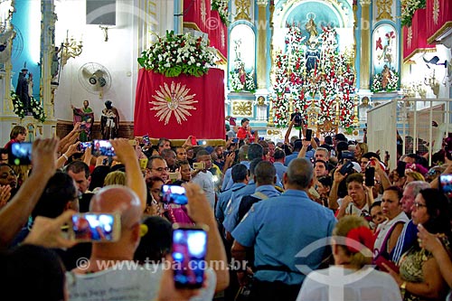  Faiths during catholic mass to Sao Jorge - Saint Goncalo Garcia and Saint George Church  - Rio de Janeiro city - Rio de Janeiro state (RJ) - Brazil