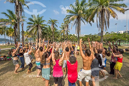  People dancing during open class of afro dance - Flamengo Landfill  - Rio de Janeiro city - Rio de Janeiro state (RJ) - Brazil