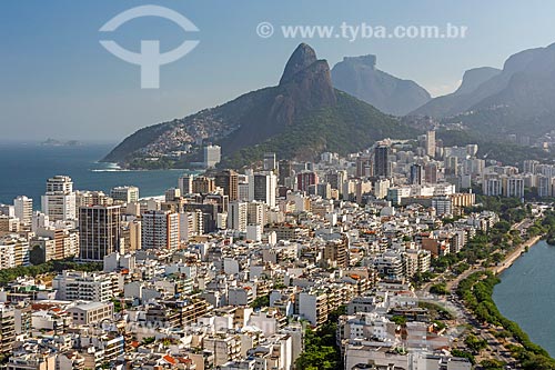  View of summit of the Cantagalo Hill with the Morro Dois Irmaos (Two Brothers Mountain) and the Rock of Gavea in the background  - Rio de Janeiro city - Rio de Janeiro state (RJ) - Brazil