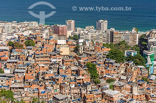  View of Pavao Pavaozinho slum with Ipanema neighborhood in the background from the summit of the Cantagalo Hill  - Rio de Janeiro city - Rio de Janeiro state (RJ) - Brazil