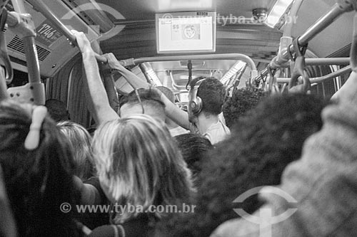  Detail of passengers inside of bus of BRT - BRT Transoeste  - Rio de Janeiro city - Rio de Janeiro state (RJ) - Brazil