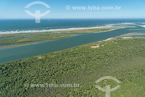  Aerial photo of the Barra of Ararapira Village - Superagui National Park with the Ilha do Cardoso State Park  - Guaraquecaba city - Parana state (PR) - Brazil