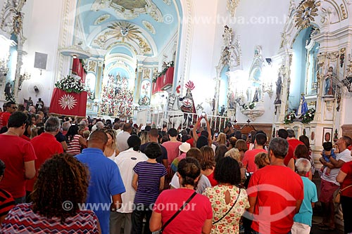  Devouts inside of the Saint Goncalo Garcia and Saint George Church during catholic mass to Saint George  - Rio de Janeiro city - Rio de Janeiro state (RJ) - Brazil