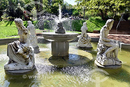  Detail of fountain - garden of the Moinhos de Vento Water Treatment Station (1928) - also known as Hidraulica Moinhos de Vento  - Porto Alegre city - Rio Grande do Sul state (RS) - Brazil