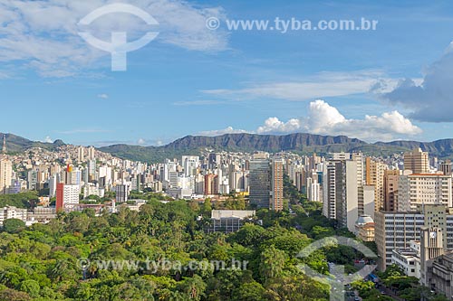  General view of the Belo Horizonte city with the Carlos Chagas Square - also known as Assembleia Square - and the Curral Mountain Range in the background  - Belo Horizonte city - Minas Gerais state (MG) - Brazil