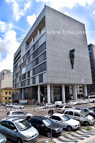  Sculpture of law goddess - Themis - facade of the Palace of Justice (1968) - headquarters of the Justice Court of Rio Grande do Sul state  - Porto Alegre city - Rio Grande do Sul state (RS) - Brazil