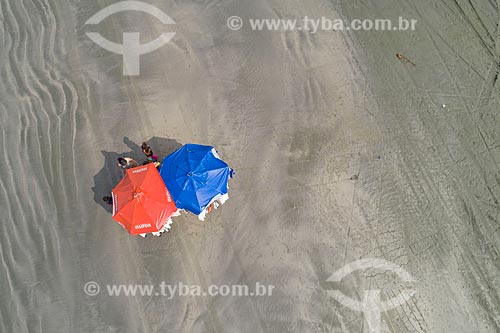  Picture taken with drone of umbrella - Barequeçaba Beach  - Sao Sebastiao city - Sao Paulo state (SP) - Brazil