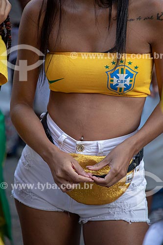  Detail of woman cheering for Brazilian team - Olympic Boulevard during the match between Brazil x Belgium - World cup 2018 - game in which Brazil was eliminated  - Rio de Janeiro city - Rio de Janeiro state (RJ) - Brazil