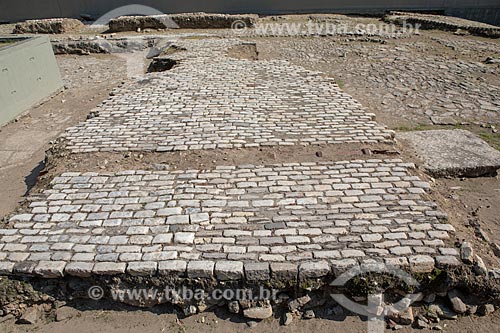  Detail of parallelepiped floor - Valongo Harbour and Empress Harbour - important landing point of slaves in the city, recovered after the excavations Porto Maravilha Project  - Rio de Janeiro city - Rio de Janeiro state (RJ) - Brazil