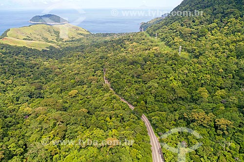  Picture taken with drone of the Doutor Manuel Hipolito Rego Highway (SP-055) - Sao Sebastiao Center of the Mar Mountains State Park with the Toque-Toque Island in the background  - Sao Sebastiao city - Sao Paulo state (SP) - Brazil