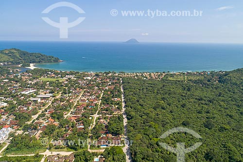  Picture taken with drone of the between inhabited and preserved area - Barra of Una neighborhood with the Montao de Trigo Island (Heap of wheat Island) in the background  - Sao Sebastiao city - Sao Paulo state (SP) - Brazil