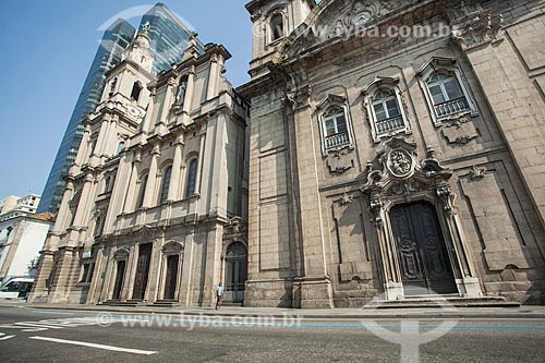  Facade of the Our Lady of Mount Carmel Church (1770) - old Rio de Janeiro Cathedral - to the left - with the Third order of Carmo Church (XVII century) - to the right  - Rio de Janeiro city - Rio de Janeiro state (RJ) - Brazil