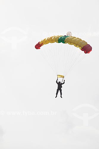  Parachutist of Cometas (Comets) group - Brazilian Army - after the jump in commemoration of the 145 years of the birth of Santos Dumont - Afonsos Air Force Base  - Rio de Janeiro city - Rio de Janeiro state (RJ) - Brazil