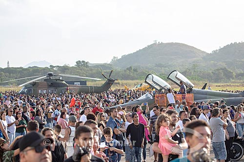 Public during the commemoration of the 145 years of the birth of Santos Dumont - Afonsos Air Force Base with the fighter aircraft Mirage and the Super Puma CH-34 helicopter  - Rio de Janeiro city - Rio de Janeiro state (RJ) - Brazil