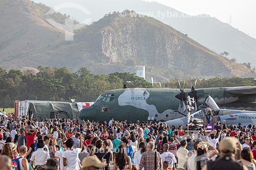  Public during the commemoration of the 145 years of the birth of Santos Dumont - Afonsos Air Force Base with the fighter aircraft Mirage and Hercules airplane from Brazilian Air Force in the background  - Rio de Janeiro city - Rio de Janeiro state (RJ) - Brazil