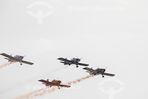  Airplanes of CEU (SKY) Squadron doing aerobatic maneuvers during the commemoration of the 145 years of the birth of Santos Dumont - Afonsos Air Force Base  - Rio de Janeiro city - Rio de Janeiro state (RJ) - Brazil