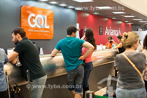  Queue to check-in of GOL - Intelligent Airlines - and Avianca - Santos Dumont Airport hall during delays and cancellations caused by fog  - Rio de Janeiro city - Rio de Janeiro state (RJ) - Brazil