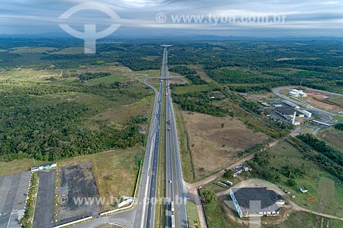 Aerial view of BR-116 Road  - Registro city - Sao Paulo state (SP) - Brazil