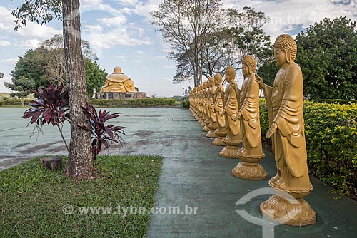  Female statues of Bodhisattvas - enlightened beings - with the position of a hand representing welcome and another hand positive energy - Chen Tien Buddhist Center  - Foz do Iguacu city - Parana state (PR) - Brazil