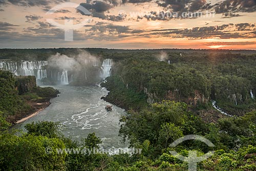  View of the Iguassu Waterfalls - Iguassu National Park during the sunset  - Foz do Iguacu city - Parana state (PR) - Brazil