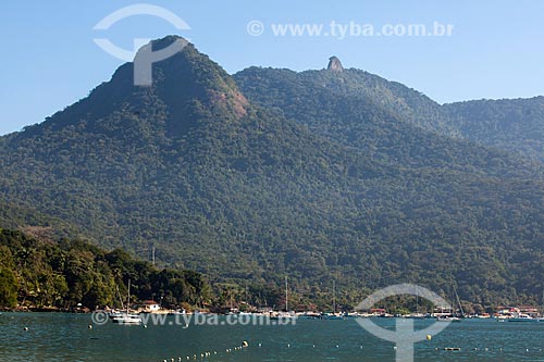  View of the Papagaio Peak (Parrot Peak) from the Crena Beach  - Angra dos Reis city - Rio de Janeiro state (RJ) - Brazil