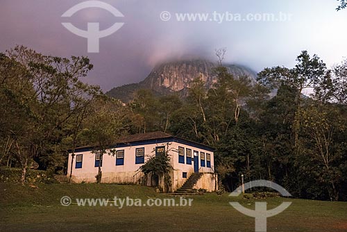  Visitors Center von Martius - headquarter Guapimirm of the Serra dos Orgaos National Park with the Escalavrado Peak in the background  - Guapimirim city - Rio de Janeiro state (RJ) - Brazil