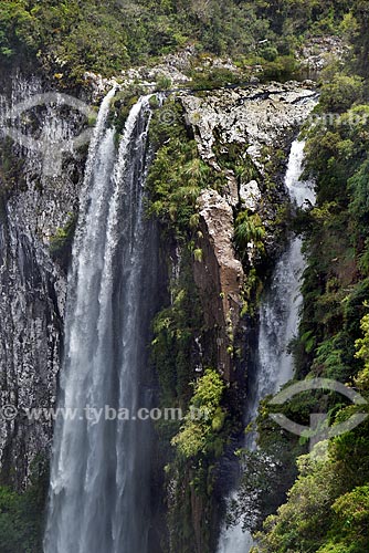  View of the Andorinhas Waterfall - Itaimbezinho Canyon - Aparados da Serra National Park  - Cambara do Sul city - Rio Grande do Sul state (RS) - Brazil