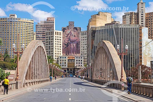  View of Santa Tereza Viaduct (1929) with buildings from the city center of Belo Horizonte in the background  - Belo Horizonte city - Minas Gerais state (MG) - Brazil