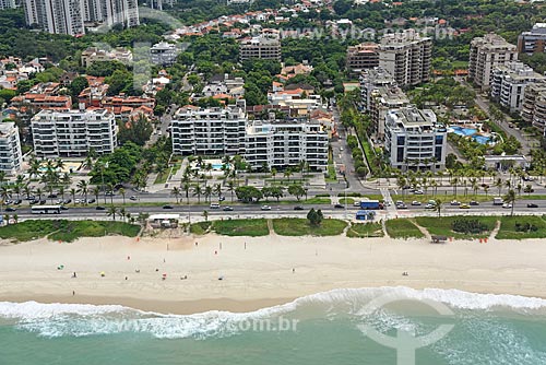  Aerial photo of the Lucio Costa Avenue - also known as Sernambetiba Avenue - with the Barra da Tijuca Beach waterfront  - Rio de Janeiro city - Rio de Janeiro state (RJ) - Brazil