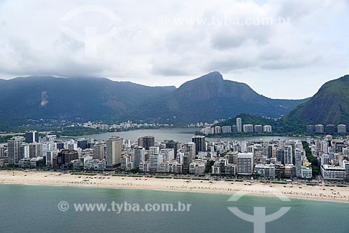  Aerial photo of the Ipanema Beach with the Rodrigo de Freitas Lagoon  - Rio de Janeiro city - Rio de Janeiro state (RJ) - Brazil